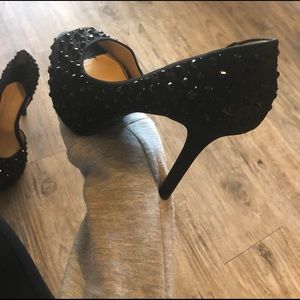 Gianni Bini black studded heels